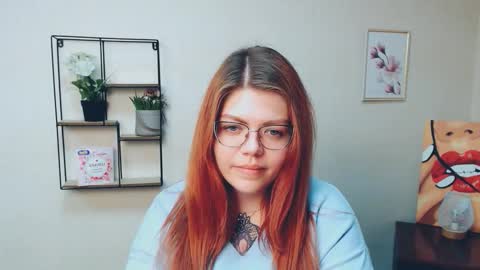 Snapshot of lina_ri chatting on 10/26/25, 09:10 lina_ri online show from 10/26/25, 09:10