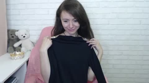 Snapshot of lina_rouge_ chatting on 09/27/25, 04:06 Lina Rouge online show from 09/27/25, 04:06