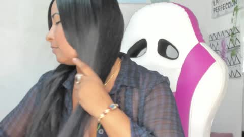 LINA SANCHEZ online show from 12/03/24, 07:00