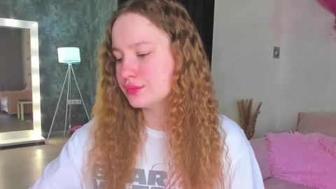 Lina online show from 06/10/26, 12:11