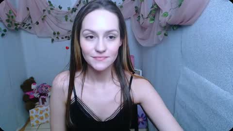 Lina online show from 12/19/24, 09:40