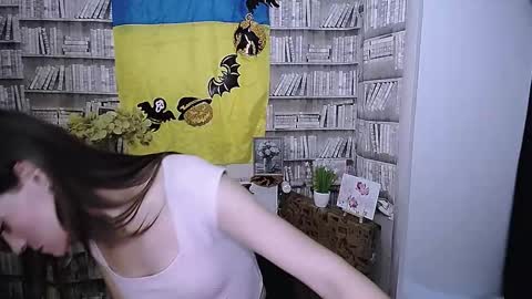 Snapshot of lina_star_s chatting on 10/29/25, 08:27 Lina online show from 10/29/25, 08:27