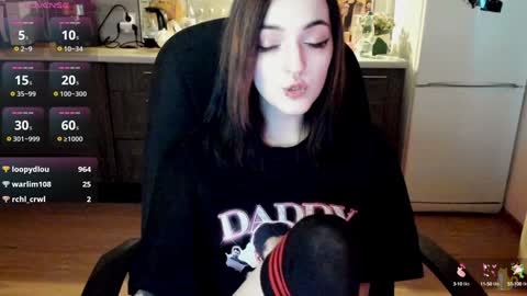 Snapshot of lina_tyaan chatting on 12/19/24, 11:18 Lina 3 1715622743 online show from 12/19/24, 11:18