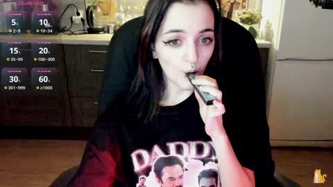 Snapshot of lina_tyaan chatting on 12/20/24, 11:37 Lina 3 1715622743 online show from 12/20/24, 11:37