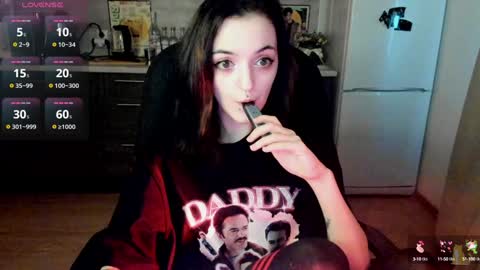 Snapshot of lina_tyaan chatting on 12/24/24, 08:33 Lina 3 1715622743 online show from 12/24/24, 08:33