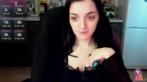 Snapshot of lina_tyaan chatting on 01/22/25, 10:50 Lina 3 1715622743 online show from 01/22/25, 10:50