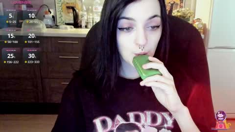 Snapshot of lina_tyaan chatting on 02/04/25, 07:51 Lina 3 1715622743 online show from 02/04/25, 07:51