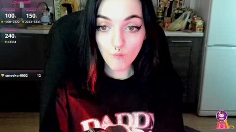 Snapshot of lina_tyaan chatting on 02/06/25, 10:48 Lina 3 1715622743 online show from 02/06/25, 10:48