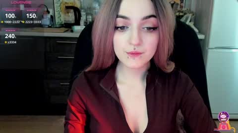 Snapshot of lina_tyaan chatting on 02/07/25, 08:11 Lina 3 1715622743 online show from 02/07/25, 08:11