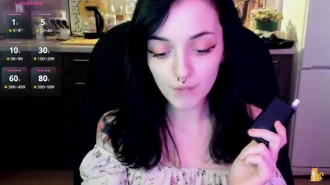 Snapshot of lina_tyaan chatting on 03/06/25, 08:30 Lina 3 1715622743 online show from 03/06/25, 08:30