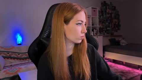 lina online show from 10/15/25, 11:54