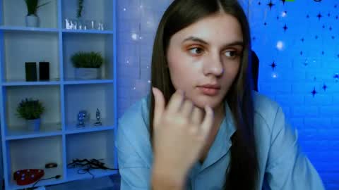 Snapshot of linaa_dolly chatting on 06/04/26, 12:55 linaa_dolly online show from 06/04/26, 12:55