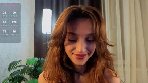 Snapshot of linaage chatting on 09/19/25, 03:56 Lina online show from 09/19/25, 03:56