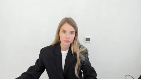 linabey online show from 10/23/25, 02:05