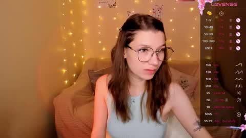 Snapshot of linablossom chatting on 09/28/25, 02:28 Lina online show from 09/28/25, 02:28