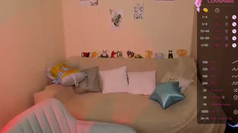 Snapshot of linablossom chatting on 10/04/25, 02:31 Lina online show from 10/04/25, 02:31