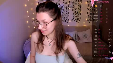 Snapshot of linablossom chatting on 10/23/25, 03:17 Lina online show from 10/23/25, 03:17