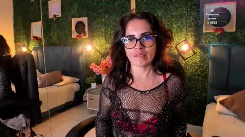 Snapshot of linagh chatting on 09/25/25, 11:58 Lina online show from 09/25/25, 11:58