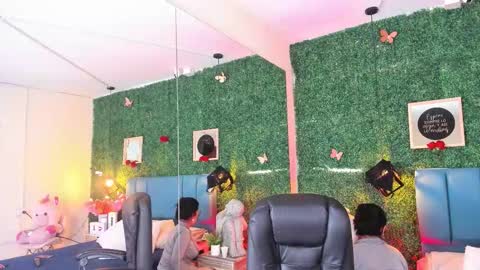 Snapshot of linagh chatting on 12/01/25, 11:59 Lina online show from 12/01/25, 11:59