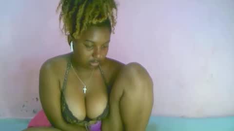 Snapshot of linah1123 chatting on 10/03/25, 11:29 linah1123 online show from 10/03/25, 11:29