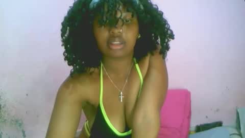 Snapshot of linah1123 chatting on 10/08/25, 05:27 linah1123 online show from 10/08/25, 05:27