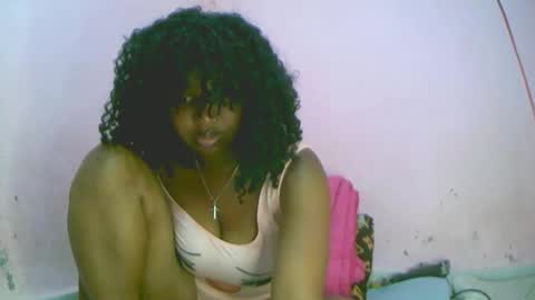 Snapshot of linah1123 chatting on 10/10/25, 10:47 linah1123 online show from 10/10/25, 10:47