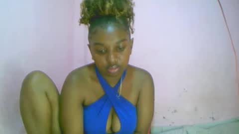 Snapshot of linah1123 chatting on 10/17/25, 09:12 linah1123 online show from 10/17/25, 09:12