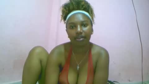 Snapshot of linah1123 chatting on 10/20/25, 05:52 linah1123 online show from 10/20/25, 05:52