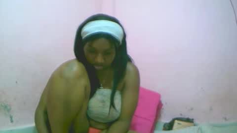 Snapshot of linah1123 chatting on 10/23/25, 06:34 linah1123 online show from 10/23/25, 06:34