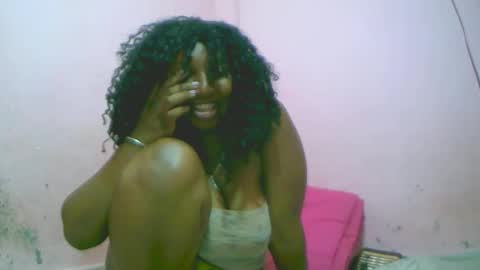 Snapshot of linah1123 chatting on 10/23/25, 06:39 linah1123 online show from 10/23/25, 06:39