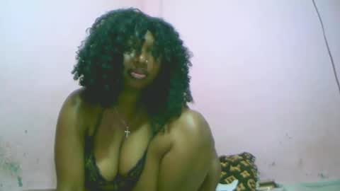 Snapshot of linah1123 chatting on 10/24/25, 07:05 linah1123 online show from 10/24/25, 07:05