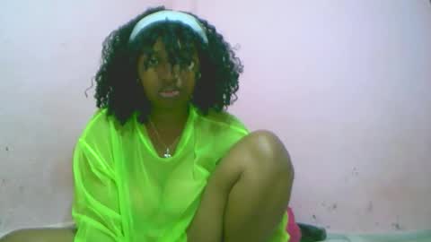 Snapshot of linah1123 chatting on 10/26/25, 07:25 linah1123 online show from 10/26/25, 07:25