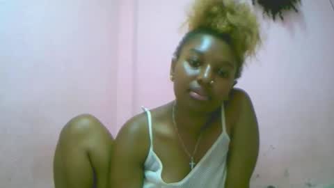 Snapshot of linah1123 chatting on 11/06/25, 06:25 linah1123 online show from 11/06/25, 06:25