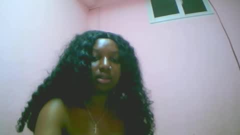 Snapshot of linah1123 chatting on 11/10/25, 11:48 linah1123 online show from 11/10/25, 11:48