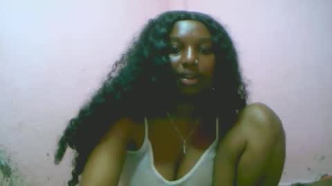 Snapshot of linah1123 chatting on 11/14/25, 01:04 linah1123 online show from 11/14/25, 01:04