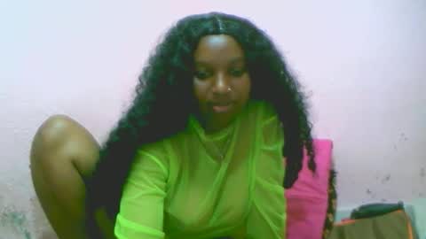 Snapshot of linah1123 chatting on 11/14/25, 03:44 linah1123 online show from 11/14/25, 03:44