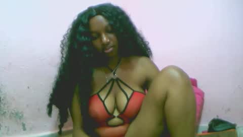 Snapshot of linah1123 chatting on 11/15/25, 05:49 linah1123 online show from 11/15/25, 05:49