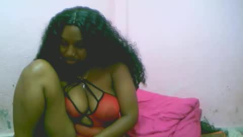 Snapshot of linah1123 chatting on 11/15/25, 05:53 linah1123 online show from 11/15/25, 05:53