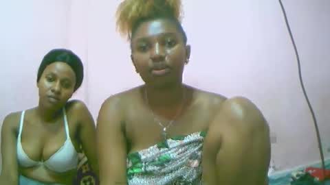 Snapshot of linah1123 chatting on 11/29/25, 05:16 linah1123 online show from 11/29/25, 05:16