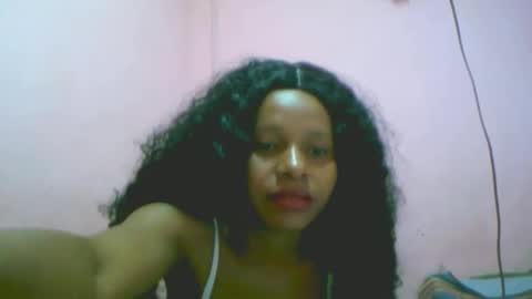 Snapshot of linah1123 chatting on 12/15/25, 10:19 linah1123 online show from 12/15/25, 10:19