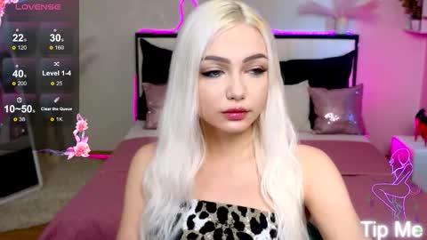 Snapshot of linalirian chatting on 09/24/25, 02:09 I am Lina online show from 09/24/25, 02:09