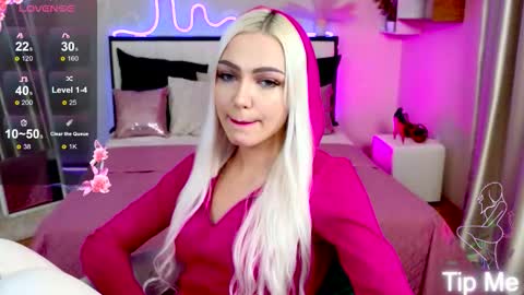 Snapshot of linalirian chatting on 10/07/25, 06:27 I am Lina online show from 10/07/25, 06:27