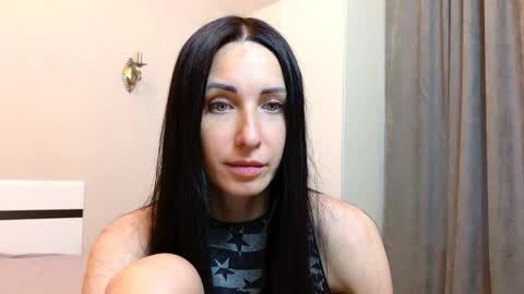 LinaLivee online show from 06/06/26, 04:44