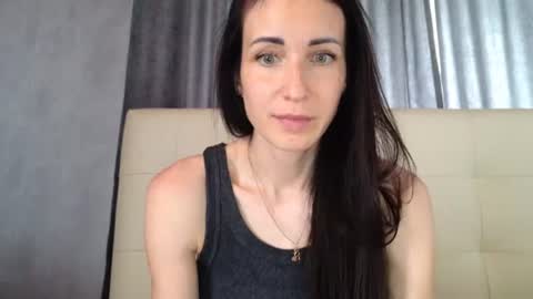 LinaLivee online show from 06/25/26, 10:31