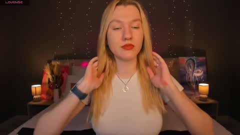 linarayy online show from 10/23/25, 08:57