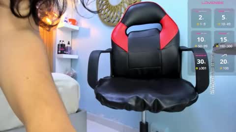 L I N A  online show from 10/14/25, 03:18