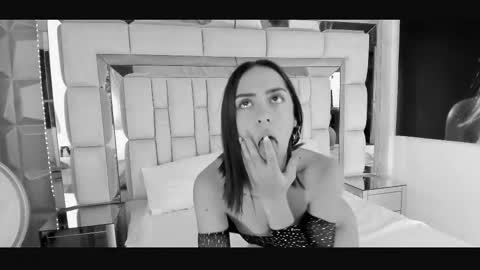 Lincy Rios  online show from 10/20/25, 06:52