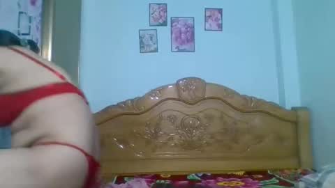 Snapshot of linda2493 chatting on 09/18/25, 12:40 linda2493 online show from 09/18/25, 12:40