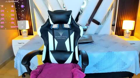 Snapshot of linda4petite chatting on 09/20/25, 06:31  Linda  online show from 09/20/25, 06:31