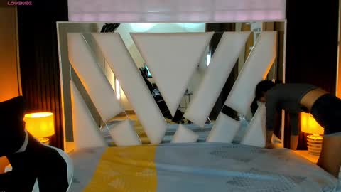 Snapshot of linda4petite chatting on 09/21/25, 01:24  Linda  online show from 09/21/25, 01:24